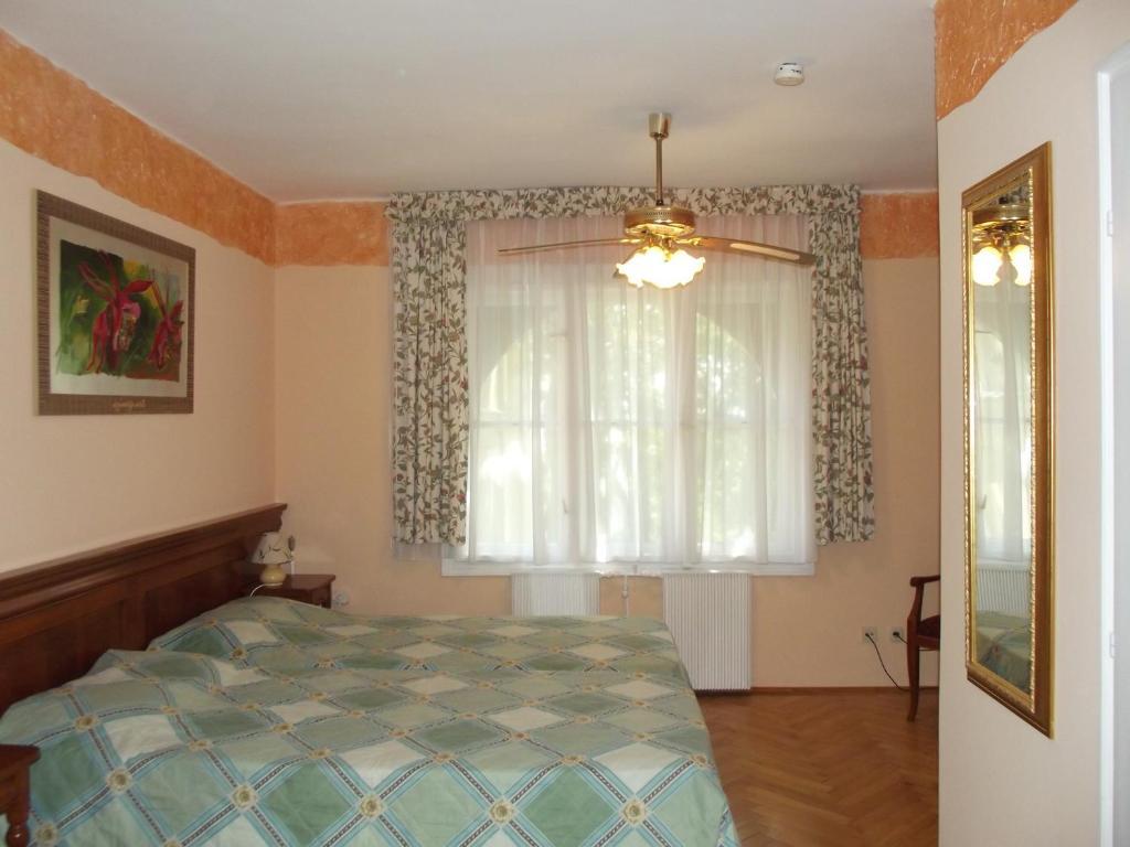 Sir David Balaton Castle Apartmanok Balatonszepezd Chambre photo