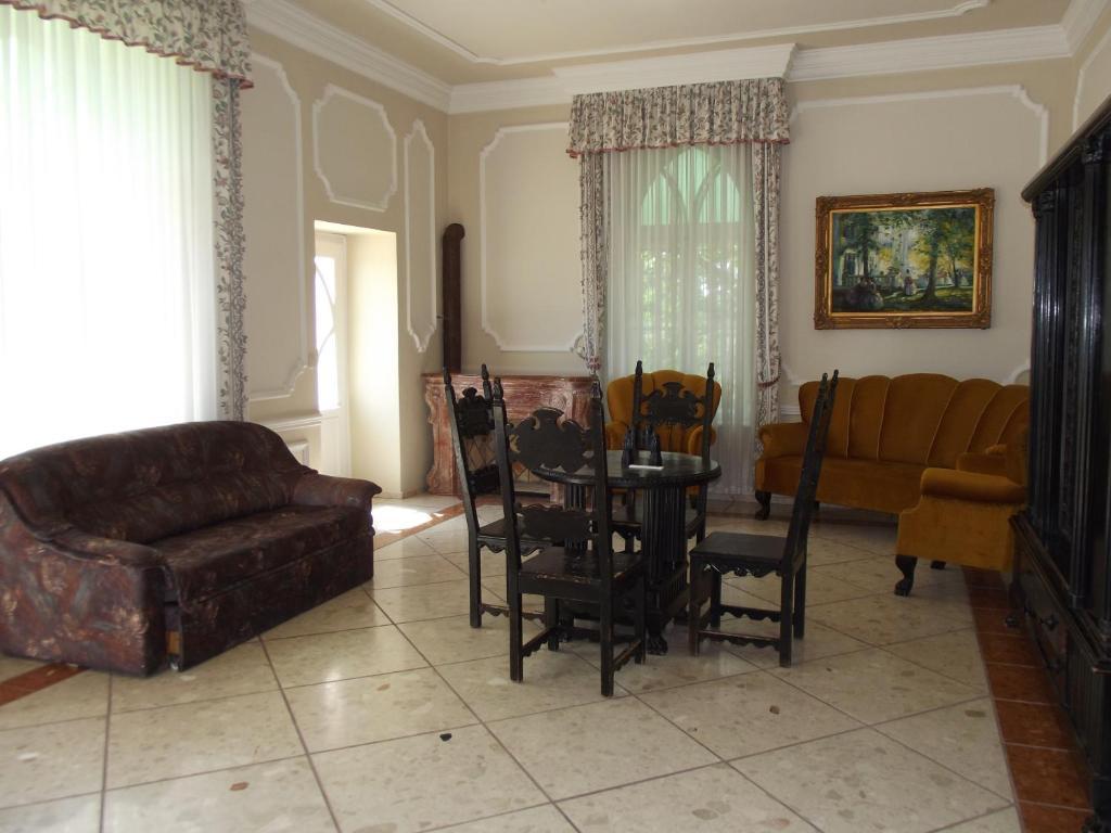 Sir David Balaton Castle Apartmanok Balatonszepezd Chambre photo