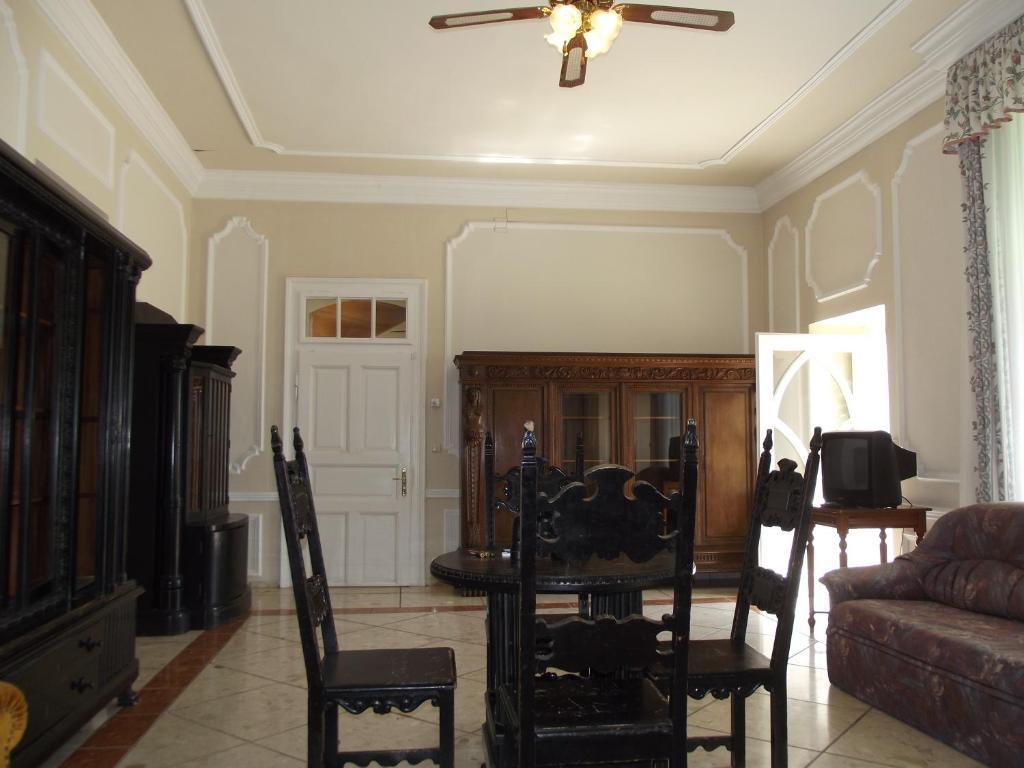 Sir David Balaton Castle Apartmanok Balatonszepezd Chambre photo
