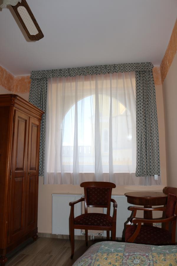 Sir David Balaton Castle Apartmanok Balatonszepezd Extérieur photo
