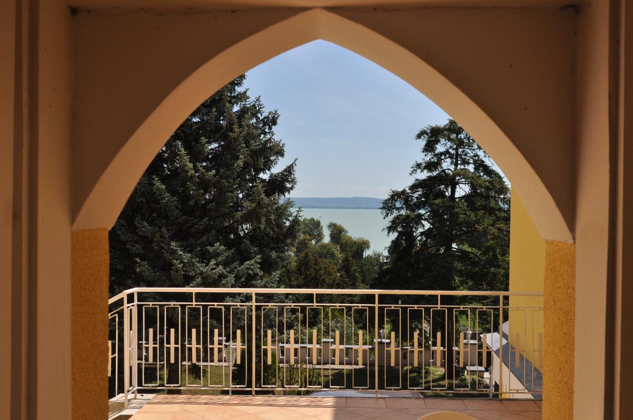 Sir David Balaton Castle Apartmanok Balatonszepezd Extérieur photo